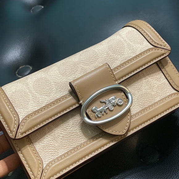 Coach Riley Convertible Belt Bag - Picture 4 of 10